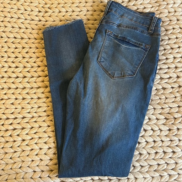 Judith March Distressed Jeans - Picture 1 of 6